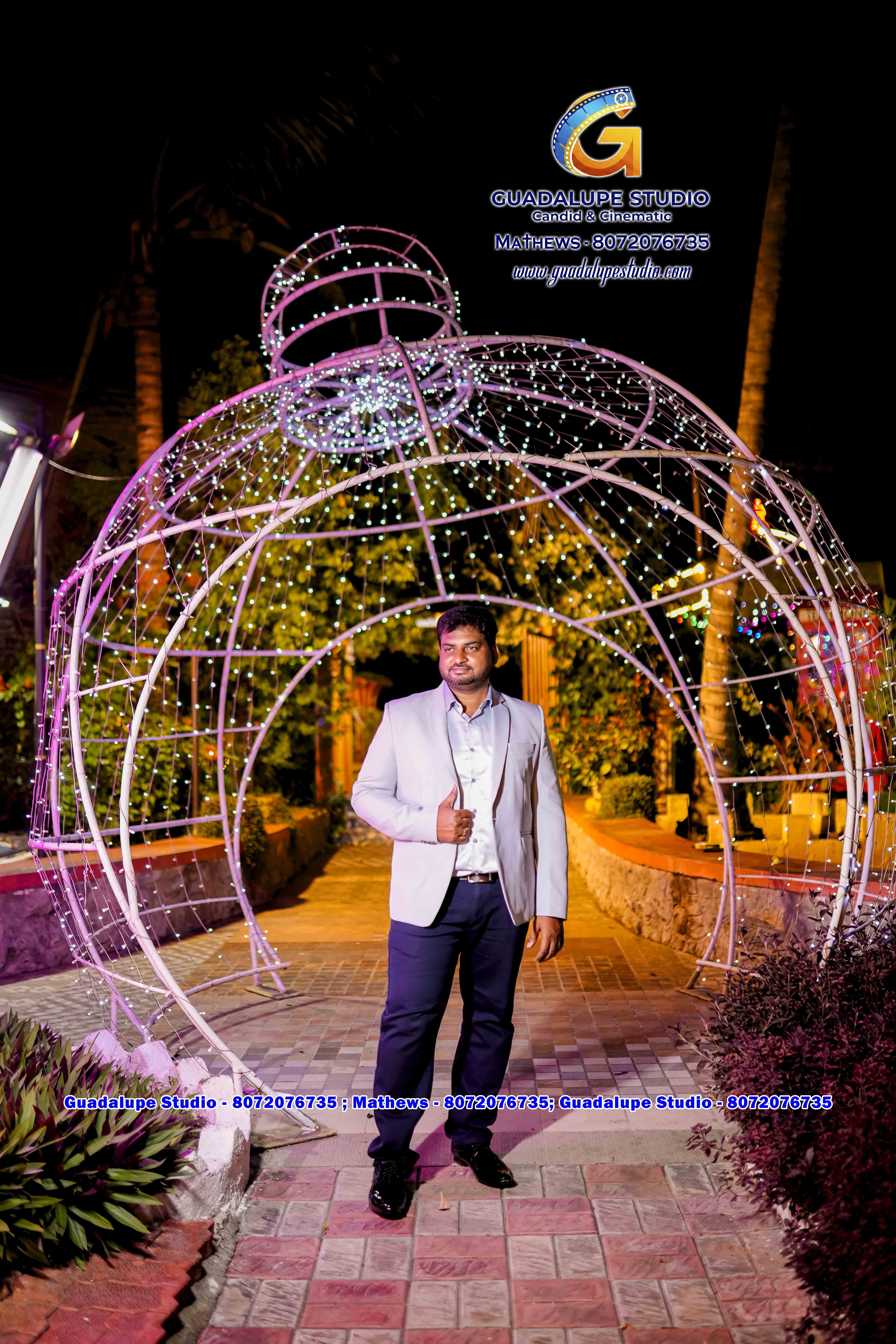 Groom-outdoor-photo